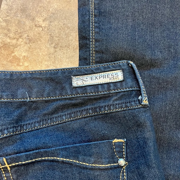 Women’s Express Flare jeans, stella low rise size 8 - Picture 6 of 7